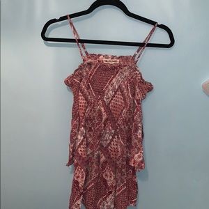 Beautiful patterned tank top/t-shirt!